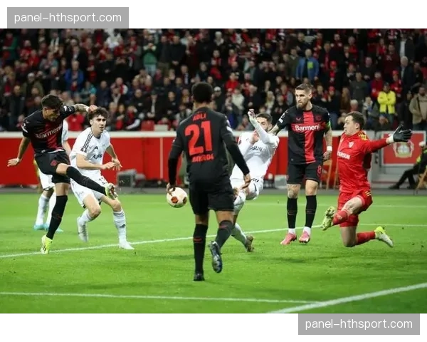 勒沃库森补时阶段连入两球逆转,再次展现强劲的赛季末段韧性 勒沃库森补时阶段连入两球逆转,再次展现强劲的赛季末段韧性